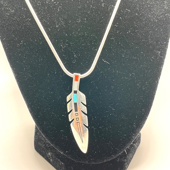 Ray Tracey Navajo Eagle Feather Turquoise Onyx Coral Inlay Pendant 925 Necklace